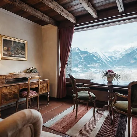 Relais Mont Blanc & فندق لا سالّي