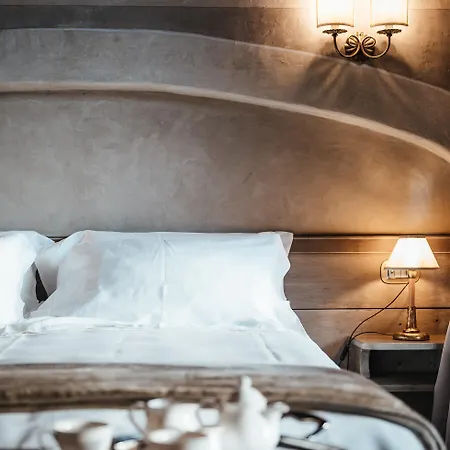 Relais Mont Blanc & فندق لا سالّي