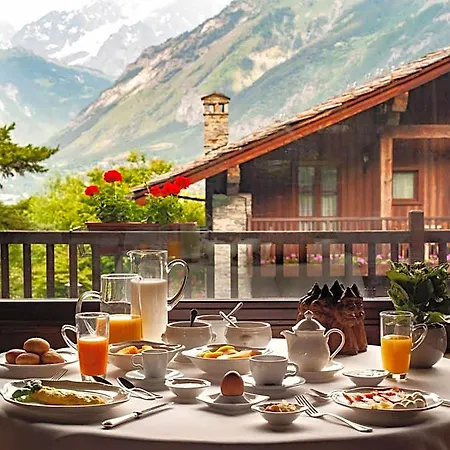 Relais Mont Blanc & فندق لا سالّي
