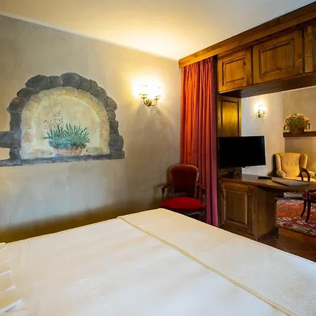 Relais Mont Blanc & 5* لا سالّي
